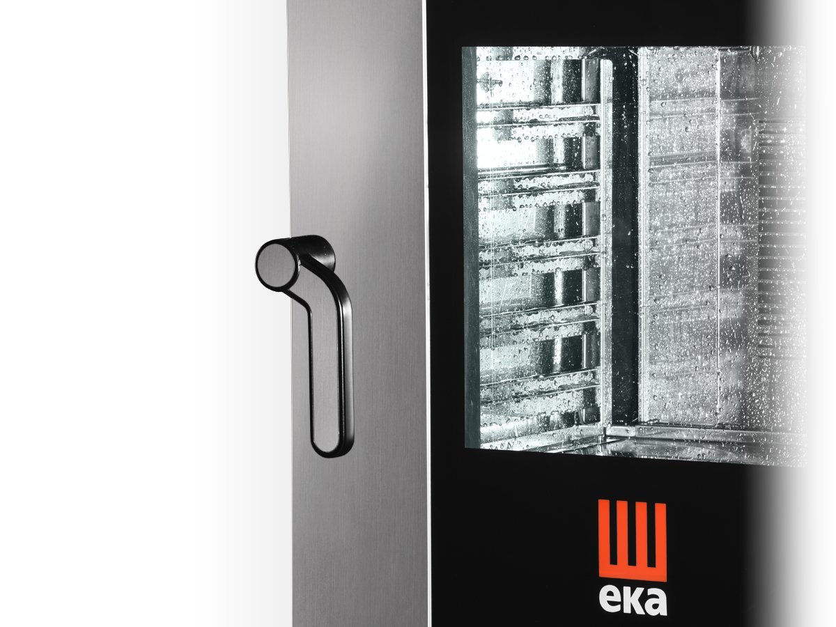 Hornos combi eka 5 Detalle del horno EKA durante un ciclo de lavado automático